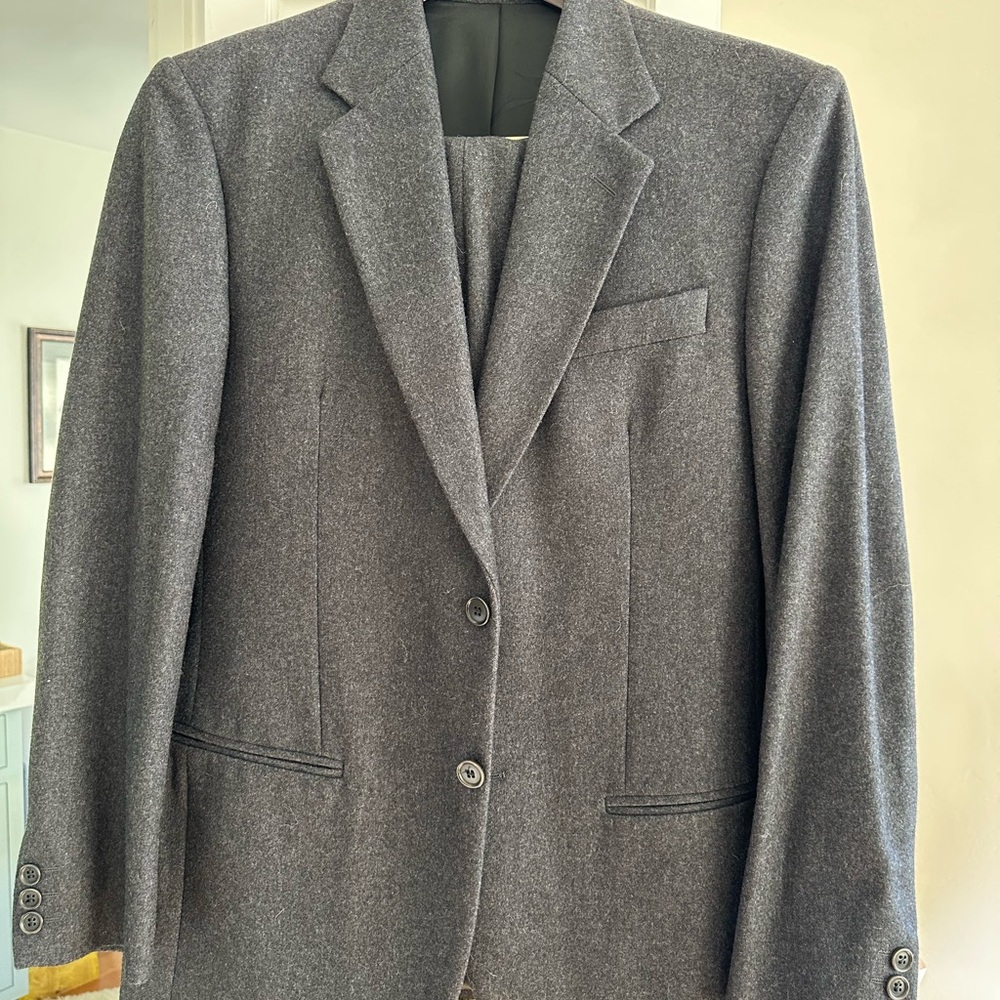 United Colors Of Benetton 80% Wool Charcoal Blazer & Slacks (38R Blaz/30 Slacks)
